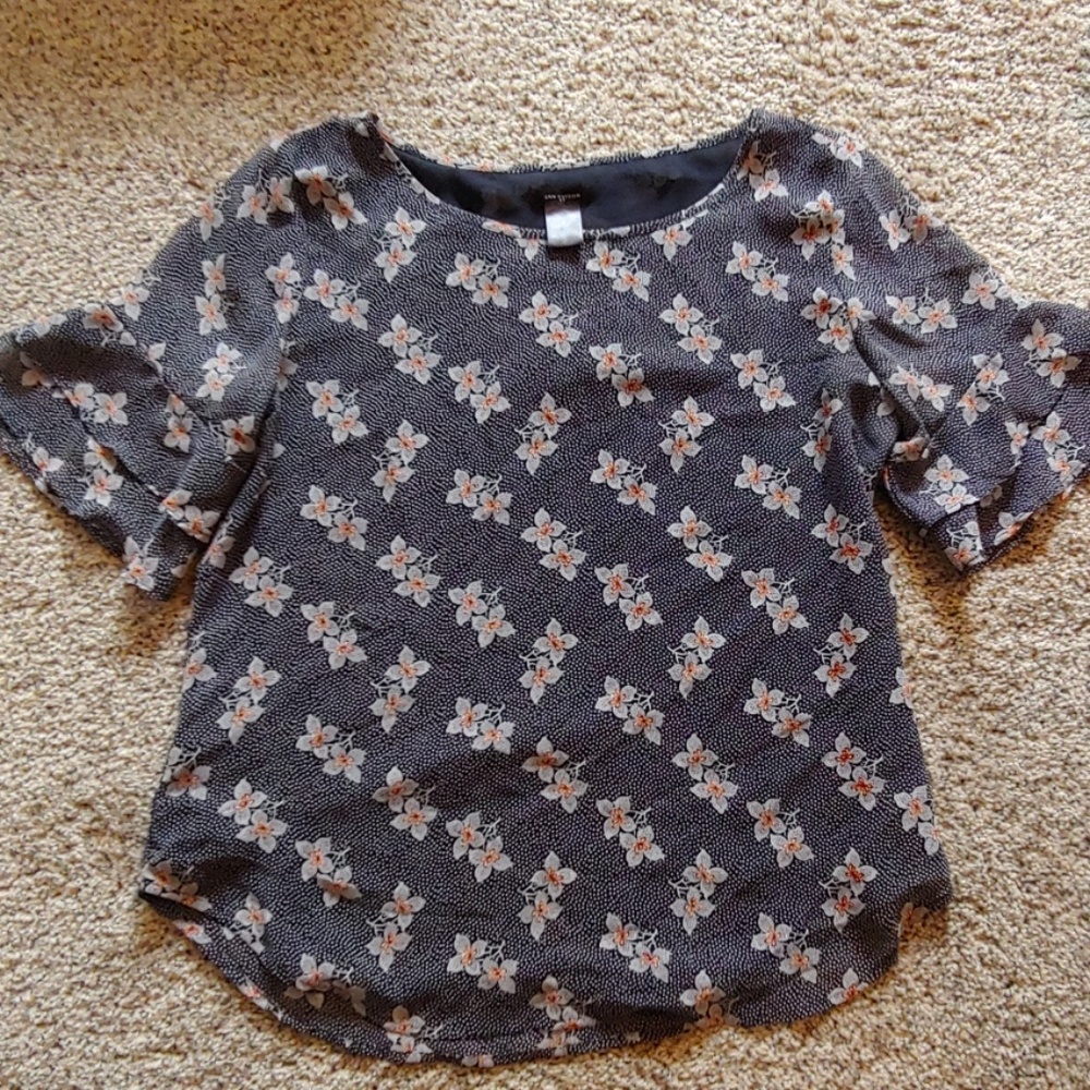 GUC Ann Taylor Floral blouse Sz M